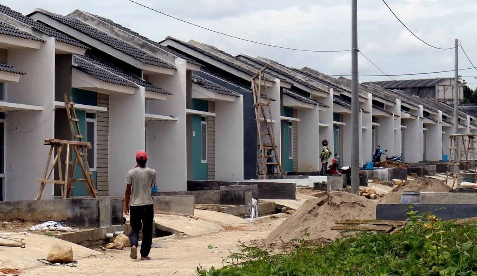 10 Referensi Renovasi Rumah Subsidi Tampak Depan yang Simpel & Estetik
